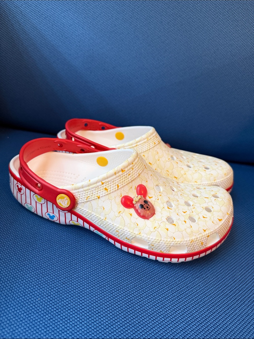 Limited Edition Disney Parks Popcorn Mickey Mouse Crocs Women’s size 10 Men’s 8
